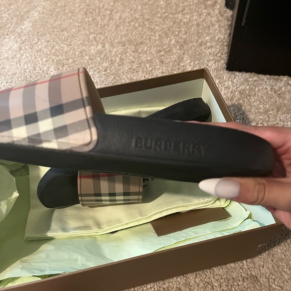 Burberry slides - Picture 3 of 4